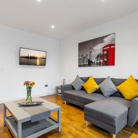 Two Bed Flat In Bush Hill Park Apartment Enfield Exterior photo