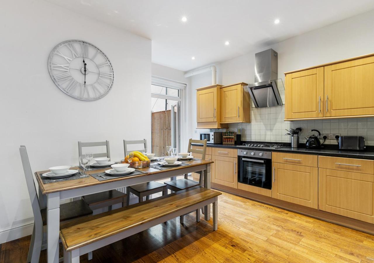 Two Bed Flat In Bush Hill Park Apartment Enfield Exterior photo