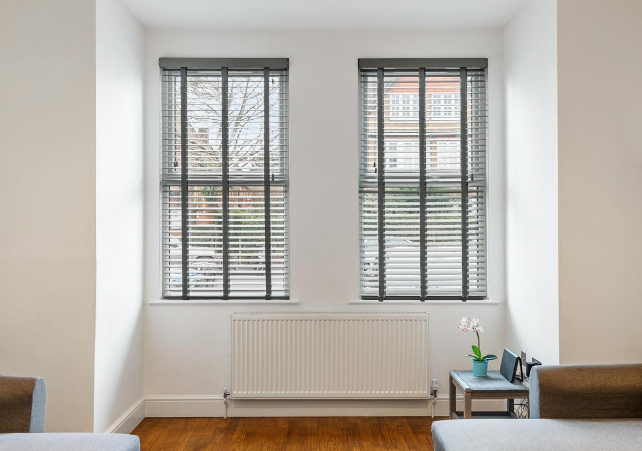 Two Bed Flat In Bush Hill Park Apartment Enfield Exterior photo