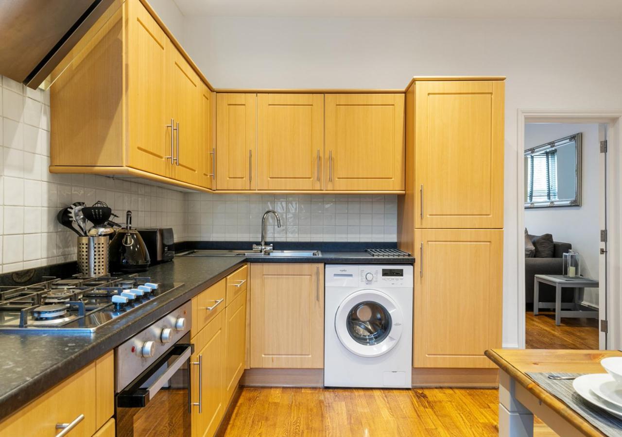 Two Bed Flat In Bush Hill Park Apartment Enfield Exterior photo