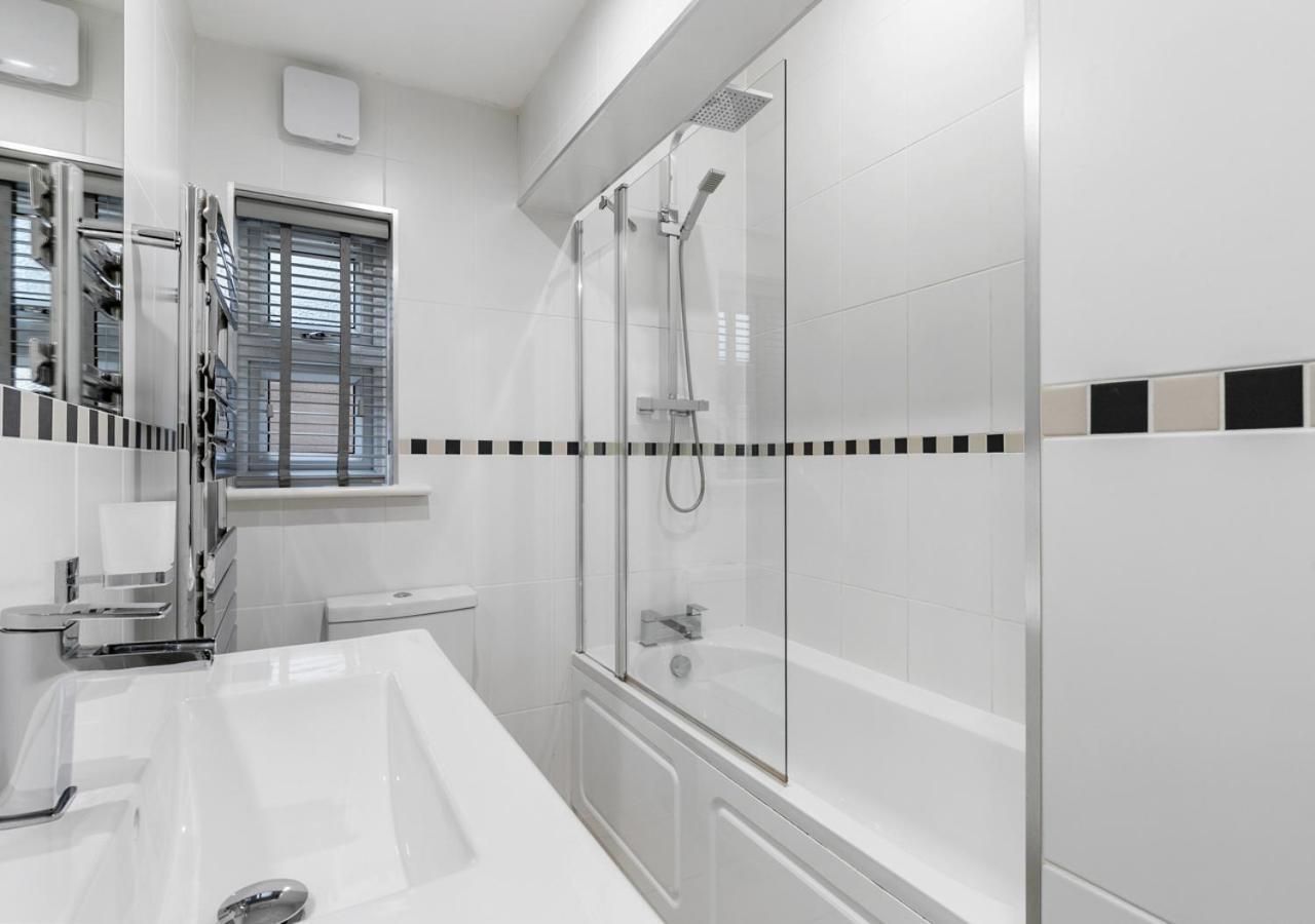 Two Bed Flat In Bush Hill Park Apartment Enfield Exterior photo