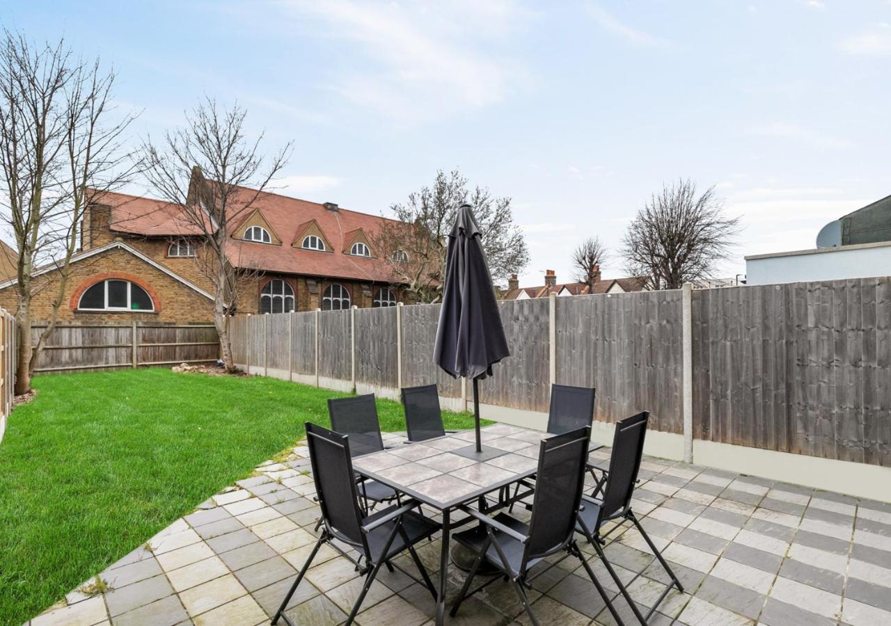 Two Bed Flat In Bush Hill Park Apartment Enfield Exterior photo