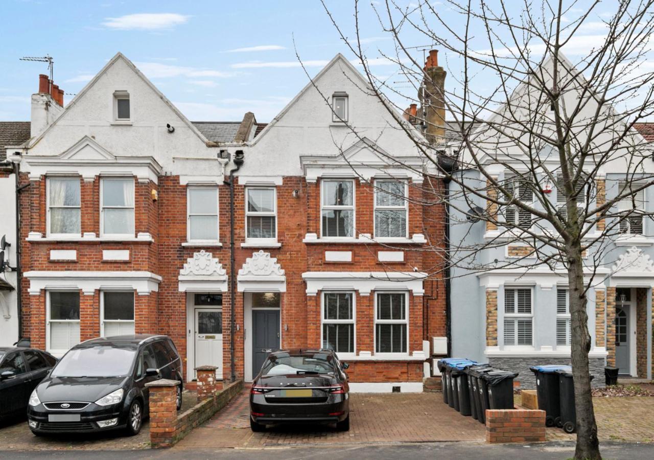 Two Bed Flat In Bush Hill Park Apartment Enfield Exterior photo