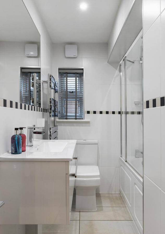 Two Bed Flat In Bush Hill Park Apartment Enfield Exterior photo