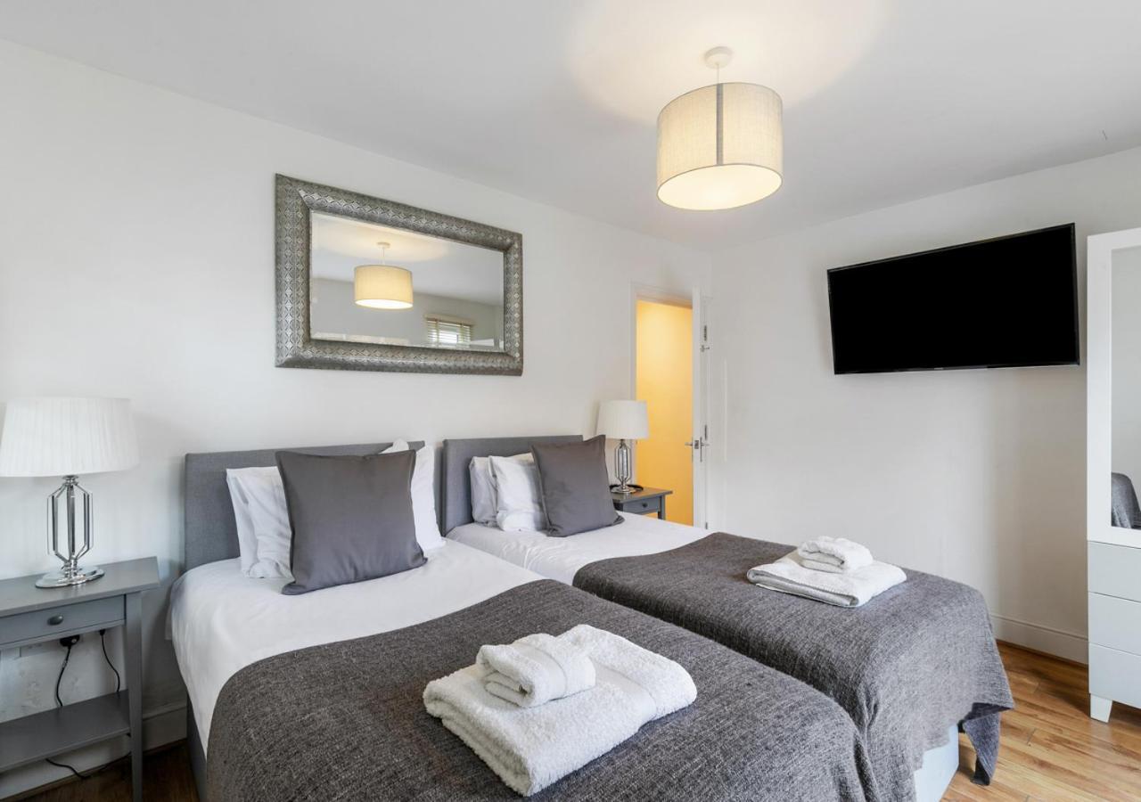 Two Bed Flat In Bush Hill Park Apartment Enfield Exterior photo